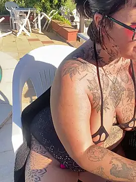 Snapshot of blondy40 chatting on October 2025 02:04:01 PM blondy40 online show from October 2025 02:04:01 PM