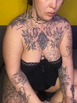 Snapshot of blondy40 chatting on February 2026 11:22:01 PM blondy40 online show from February 2026 11:22:01 PM