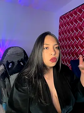 emiily15   online show from September 2025 12:33:01 AM