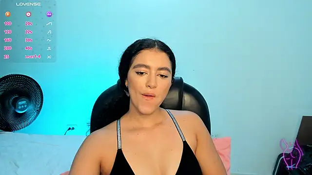 Snapshot of Adhara-zanne chatting on June 2026 09:12:02 AM Adhara-zanne online show from June 2026 09:12:02 AM