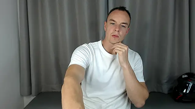 Snapshot of heilgarbest chatting on December 2025 12:14:02 PM heilgarbest online show from December 2025 12:14:02 PM