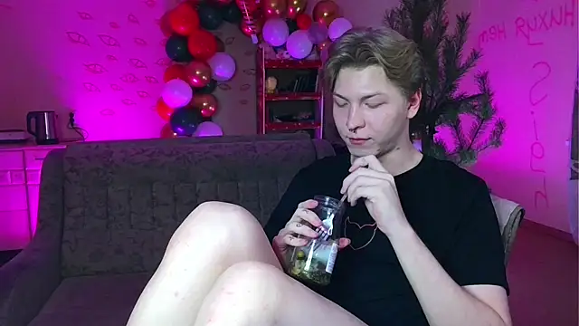 Snapshot of TheMikeSever chatting on January 2025 07:55:01 PM TheMikeSever online show from January 2025 07:55:01 PM