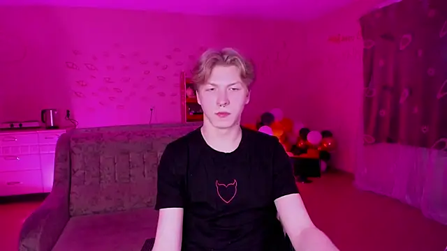 Snapshot of TheMikeSever chatting on January 2025 09:21:01 PM TheMikeSever online show from January 2025 09:21:01 PM