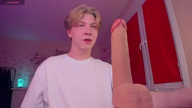 Snapshot of TheMikeSever chatting on October 2025 07:12:01 PM TheMikeSever online show from October 2025 07:12:01 PM