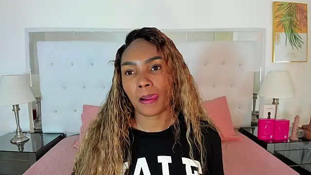 Snapshot of Isla_Scott chatting on May 2026 11:39:01 AM Isla Scott online show from May 2026 11:39:01 AM
