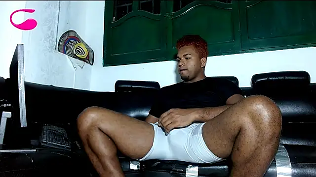 Snapshot of Deleon1995 chatting on February 2025 04:49:01 AM Deleon1995 online show from February 2025 04:49:01 AM