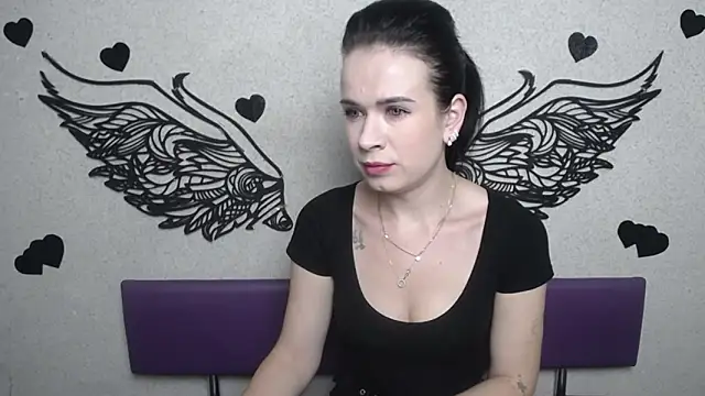 JasmineKouch online show from October 2025 05:33:01 PM