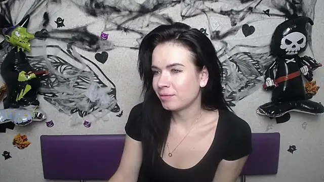 JasmineKouch online show from October 2025 05:24:02 PM