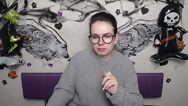 JasmineKouch online show from October 2025 05:13:02 PM