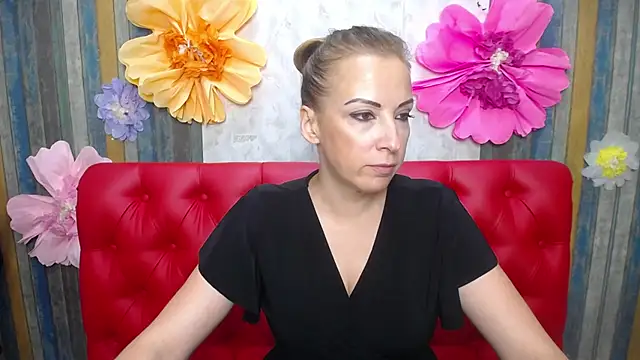 ElizabethSho online show from July 2026 02:05:17 AM