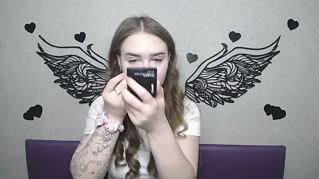 LauraHlot online show from April 2026 06:06:01 AM
