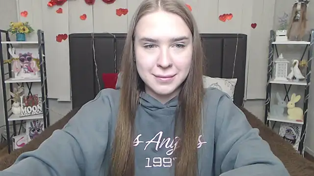 LauraHlot online show from May 2026 05:52:02 PM