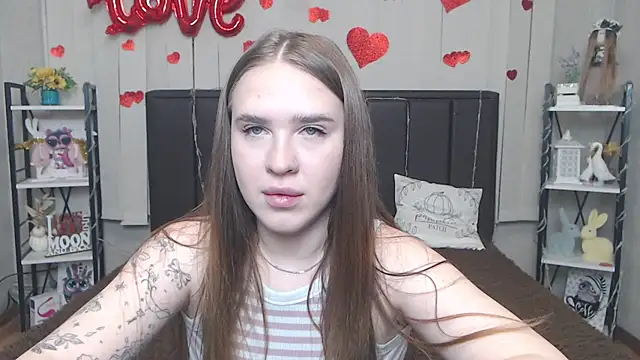 LauraHlot online show from May 2026 05:29:01 PM