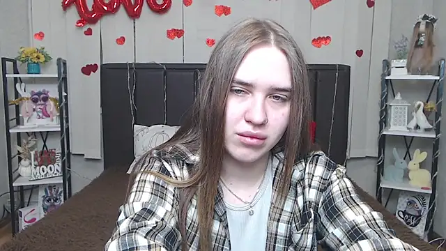 LauraHlot online show from May 2026 05:48:02 AM