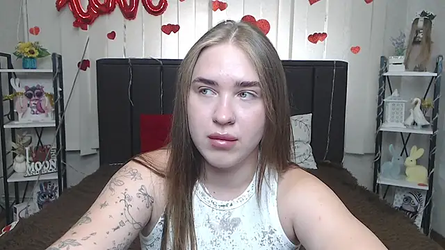 LauraHlot online show from July 2026 05:45:02 AM