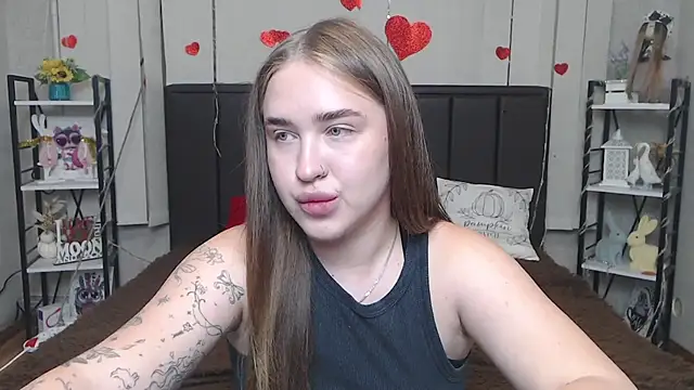 LauraHlot online show from July 2026 05:17:01 PM