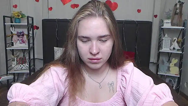 LauraHlot online show from July 2026 05:18:02 PM