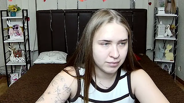 LauraHlot online show from July 2026 07:17:01 AM