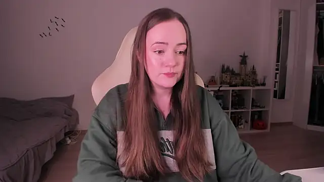 WalkingGirl online show from November 2025 10:45:01 PM