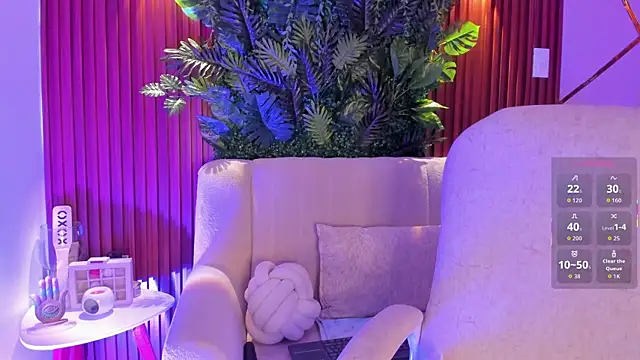 foxxxmegan online show from November 2025 04:06:01 PM