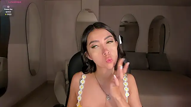 ValeriaVelvet online show from May 2026 11:51:01 AM
