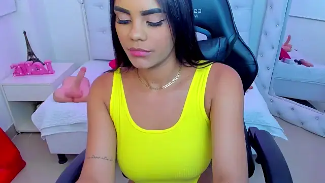 Snapshot of silvana__miller chatting on February 2025 07:02:02 PM silvana miller online show from February 2025 07:02:02 PM