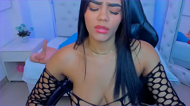 Snapshot of silvana__miller chatting on March 2025 07:05:01 PM silvana miller online show from March 2025 07:05:01 PM