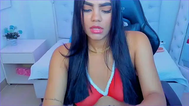 Snapshot of silvana__miller chatting on March 2025 06:59:02 PM silvana miller online show from March 2025 06:59:02 PM