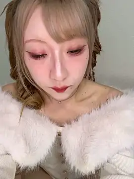 Snapshot of alice__1111 chatting on April 2026 04:02:02 AM alice 1111 online show from April 2026 04:02:02 AM