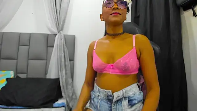 Snapshot of MurphyAngelina chatting on May 2026 03:13:01 AM MurphyAngelina online show from May 2026 03:13:01 AM