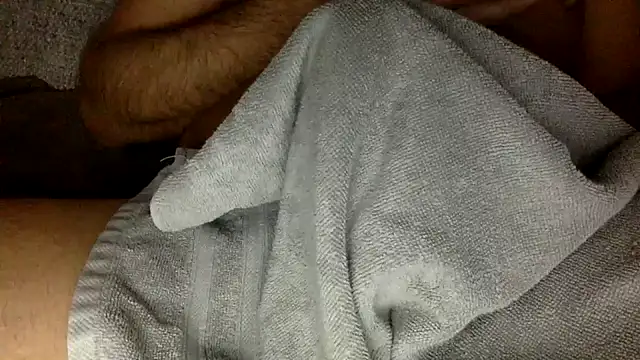 hungtom40 online show from November 2025 04:55:02 AM