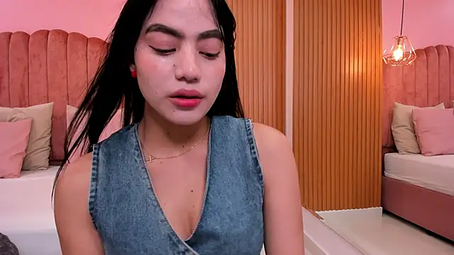 ariel jonees online show from December 2024 05:04:01 PM