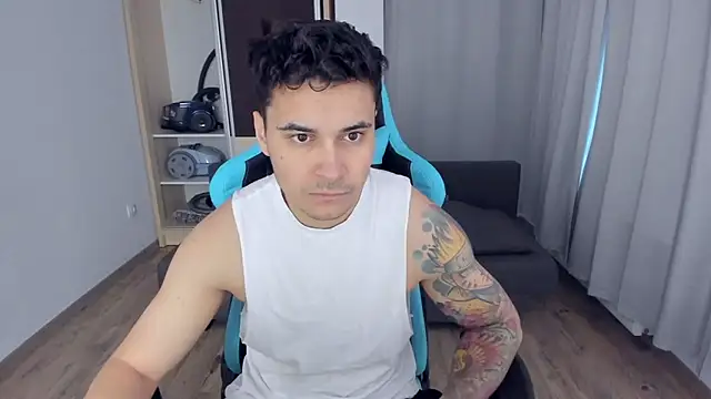 MatMalonne online show from December 2024 06:03:02 AM