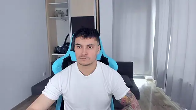 MatMalonne online show from December 2024 10:10:02 AM