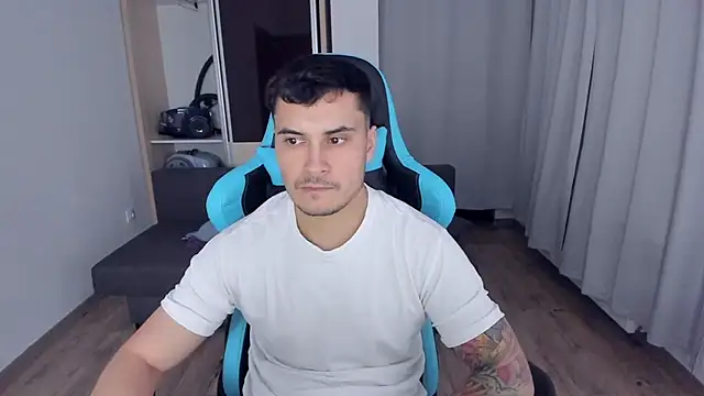 MatMalonne online show from January 2025 04:13:01 PM