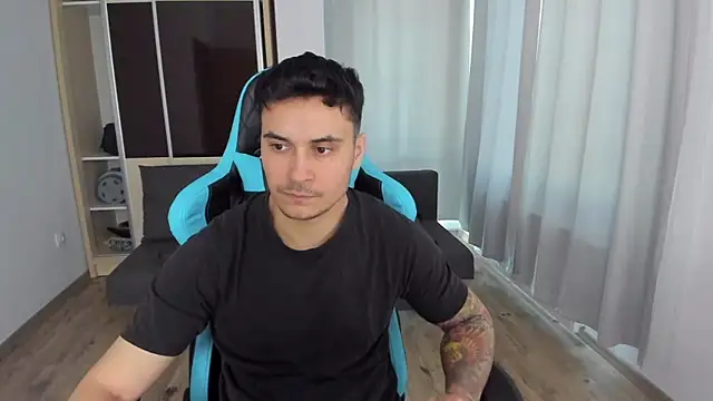 MatMalonne online show from January 2025 01:19:02 PM