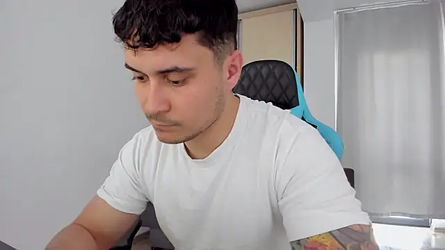 MatMalonne online show from February 2025 12:39:01 PM