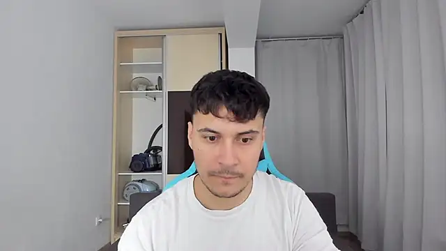 MatMalonne online show from February 2025 08:10:01 PM