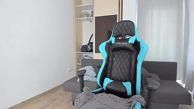 MatMalonne online show from February 2025 01:40:01 PM