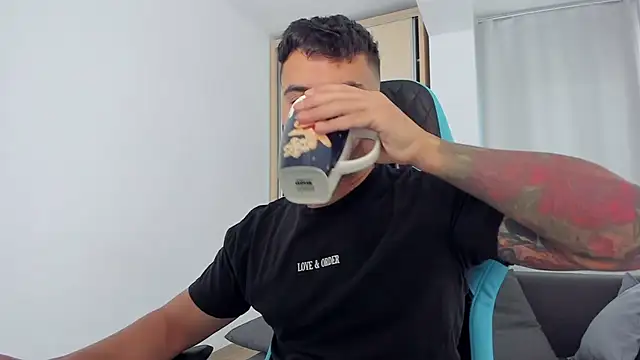 MatMalonne online show from September 2025 05:53:02 AM