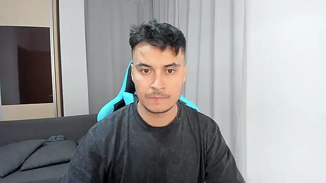 MatMalonne online show from October 2025 05:19:02 PM