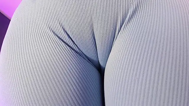 Snapshot of cloehonney chatting on March 2025 12:11:01 AM cloehonney online show from March 2025 12:11:01 AM