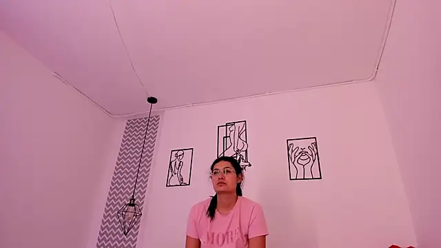 Snapshot of cloehonney chatting on October 2025 12:41:02 PM cloehonney online show from October 2025 12:41:02 PM