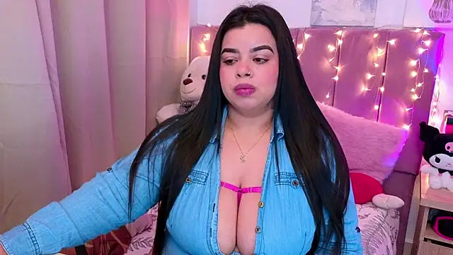 Snapshot of MiahJoness chatting on November 2025 10:10:01 PM MiahJoness online show from November 2025 10:10:01 PM