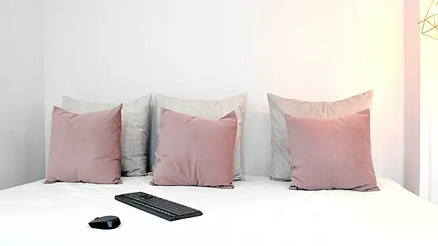 anny tayloor online show from January 2025 04:54:02 PM