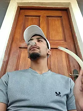 29YOURZ 28  online show from October 2025 03:33:02 PM