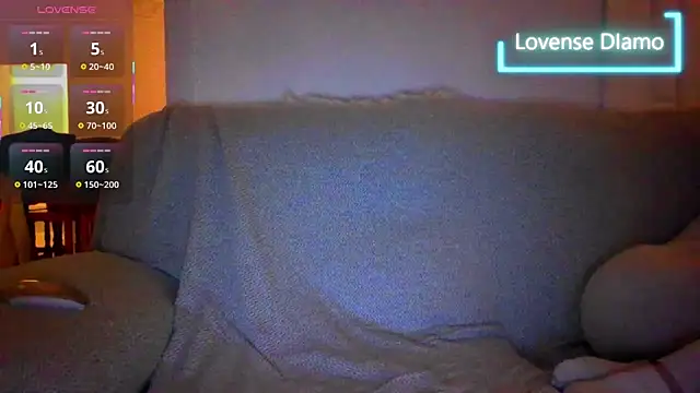 Snapshot of _NakedChef_ chatting on October 2025 11:26:02 PM NakedChef online show from October 2025 11:26:02 PM