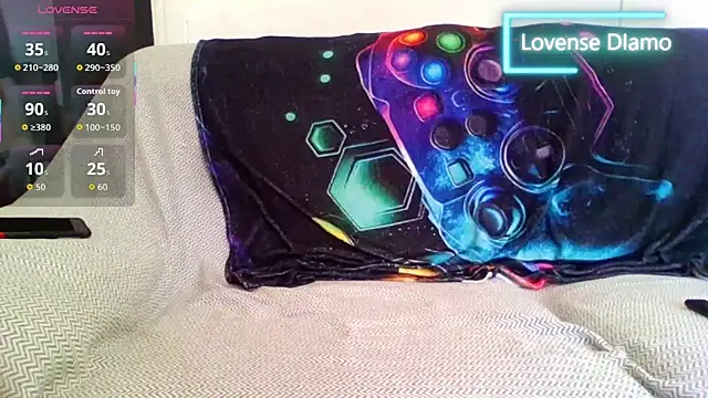 Snapshot of _NakedChef_ chatting on November 2025 09:53:01 AM NakedChef online show from November 2025 09:53:01 AM