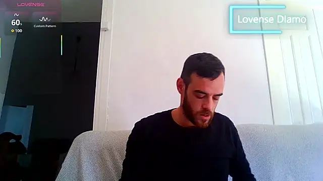 Snapshot of _NakedChef_ chatting on November 2025 09:52:01 AM NakedChef online show from November 2025 09:52:01 AM