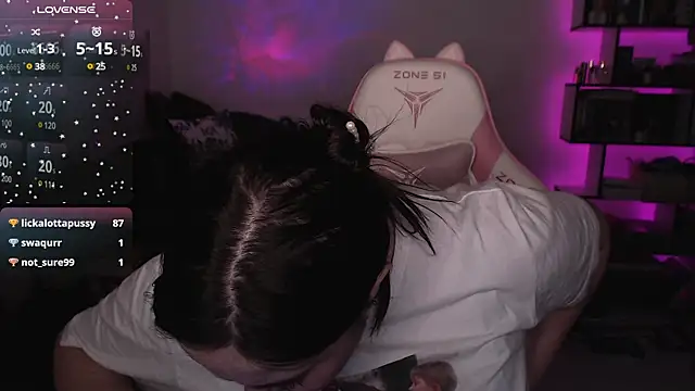 Snapshot of SexyWitch_666 chatting on January 2025 07:04:01 PM SexyWitch 666 online show from January 2025 07:04:01 PM